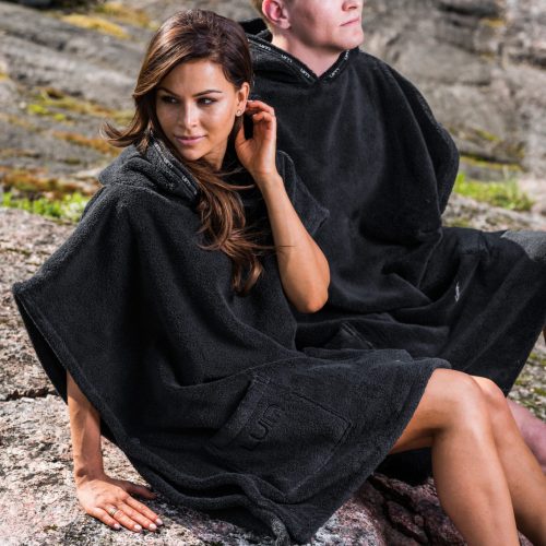 melns poncho halāts ar kapuci luin living